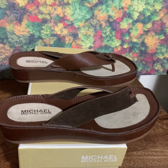MICHAEL KORS MARIN THONG SANDAL SIZE. 7 BROWN NWB - Picture 11 of 11